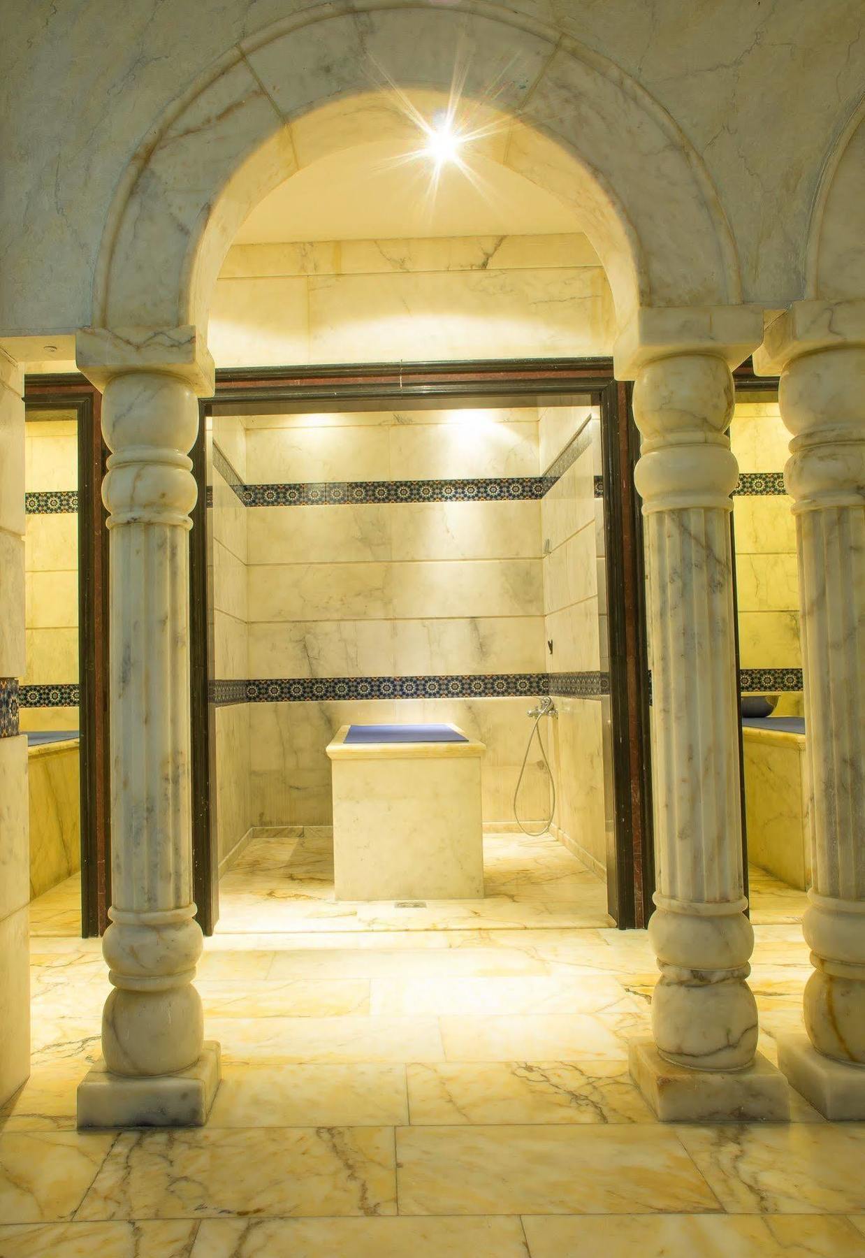 Thousand Nights Hotel Ammán Exteriér fotografie A hammam in the Four Seasons Hotel, Amman, Jordan